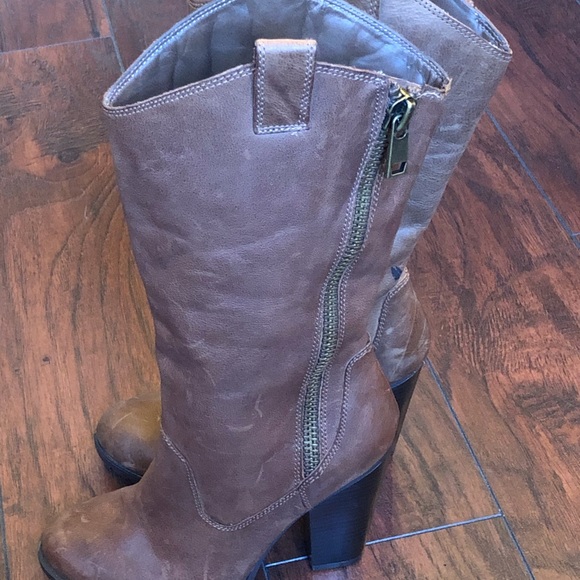 Jessica Simpson Boots - Picture 2 of 4